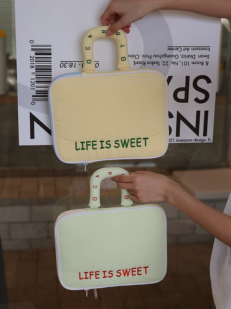 Cute 13-Inch Laptop and Tablet Bag for Apple Devices