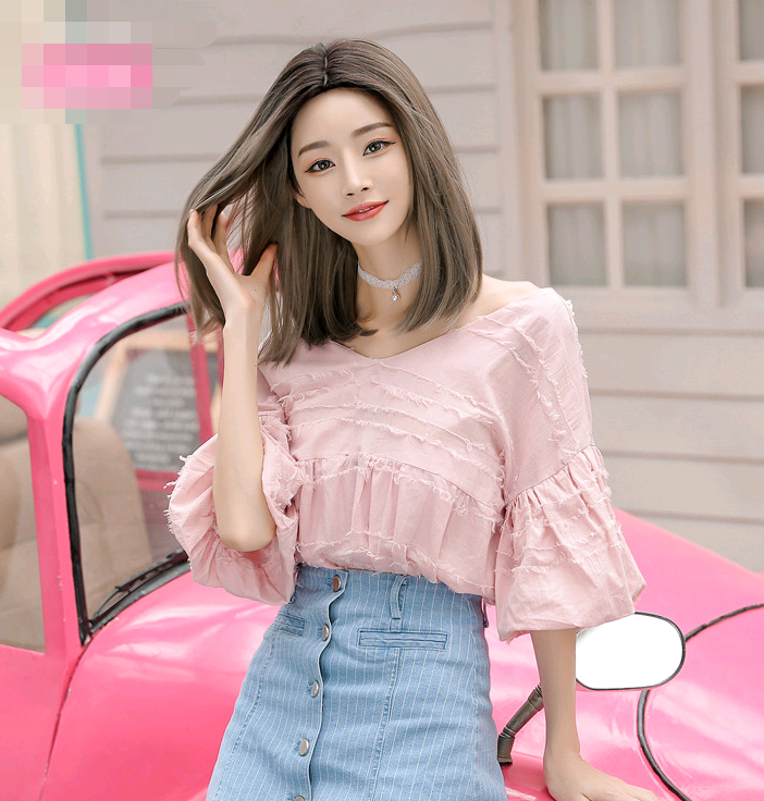 Fashionable Long Straight Wig with Center Parting for Women