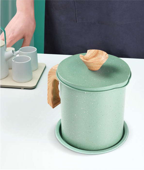 Stainless Steel Oil Dispenser with Filter and Lid
