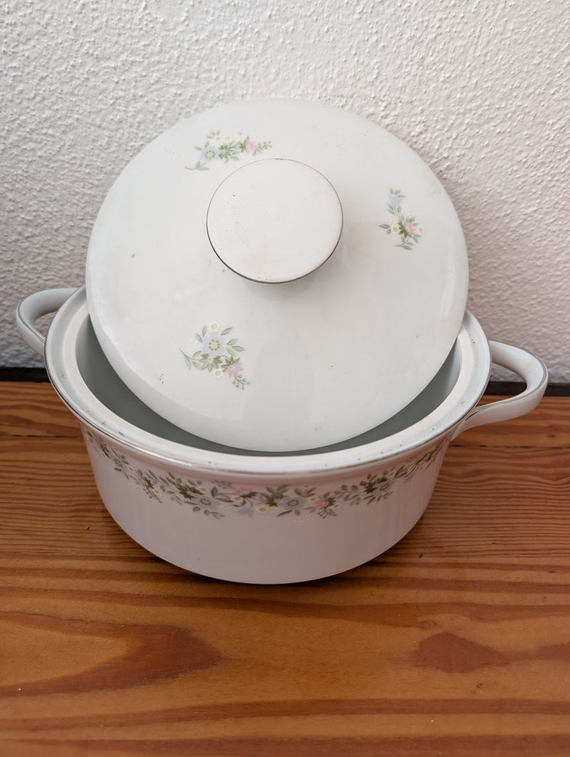 Floral Enamelware Pot from Unknown -  Kitchenware (Enameled Metal Cookware, Cottagecore, Farmhouse, Vintage, White, Multicolor)