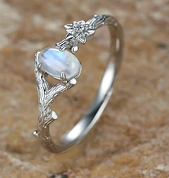 Elegant Women's Natural Moonstone Ring