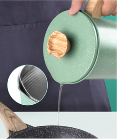 Stainless Steel Oil Dispenser with Filter and Lid