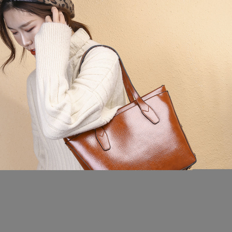 2019 Fashionable Large Capacity Women's Shoulder Bag